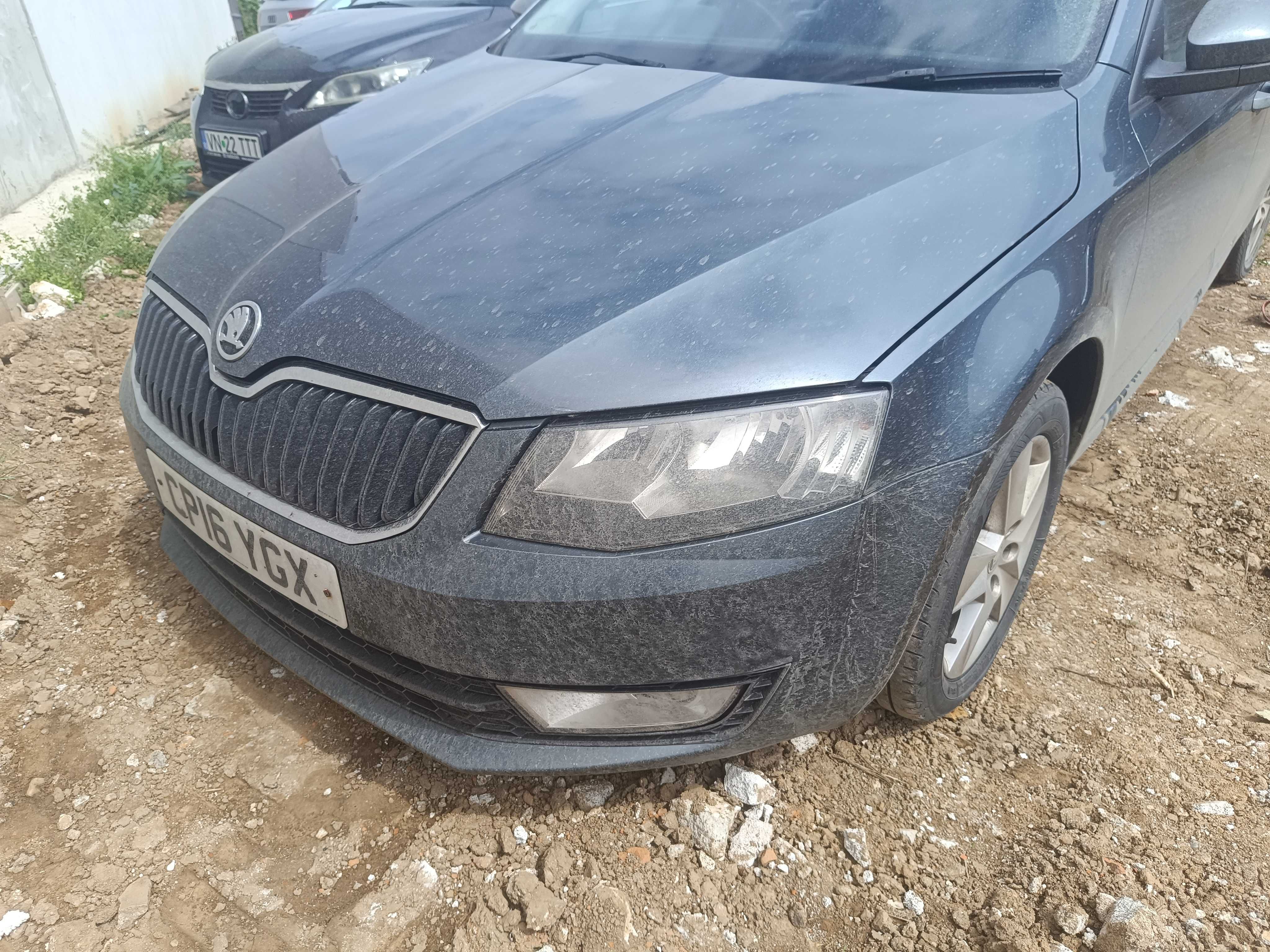 Fata completa Skoda Octavia 3 gri capota faruri bara radiatoare trager