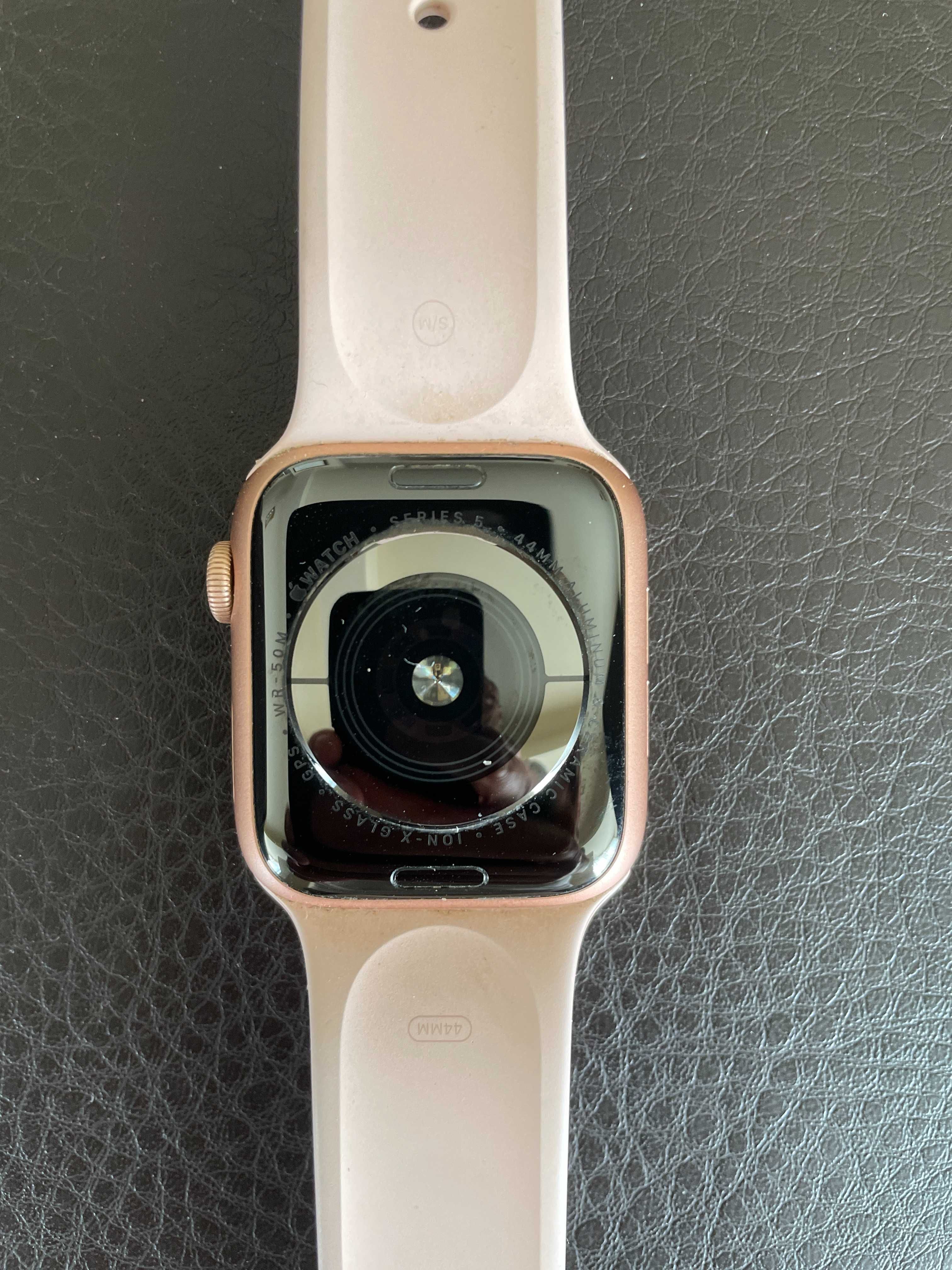 Часовник Apple Watch Series 5, 44 mm, Rose Gold