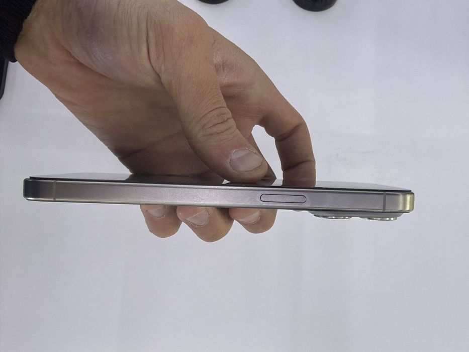 15 PRO MAX sotiladi holati ideal 17 qip qoyilgan laminatsa faqat