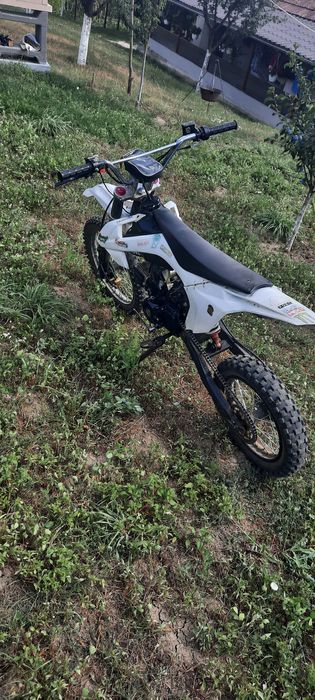 Vând sau schimb cross kxd 125
