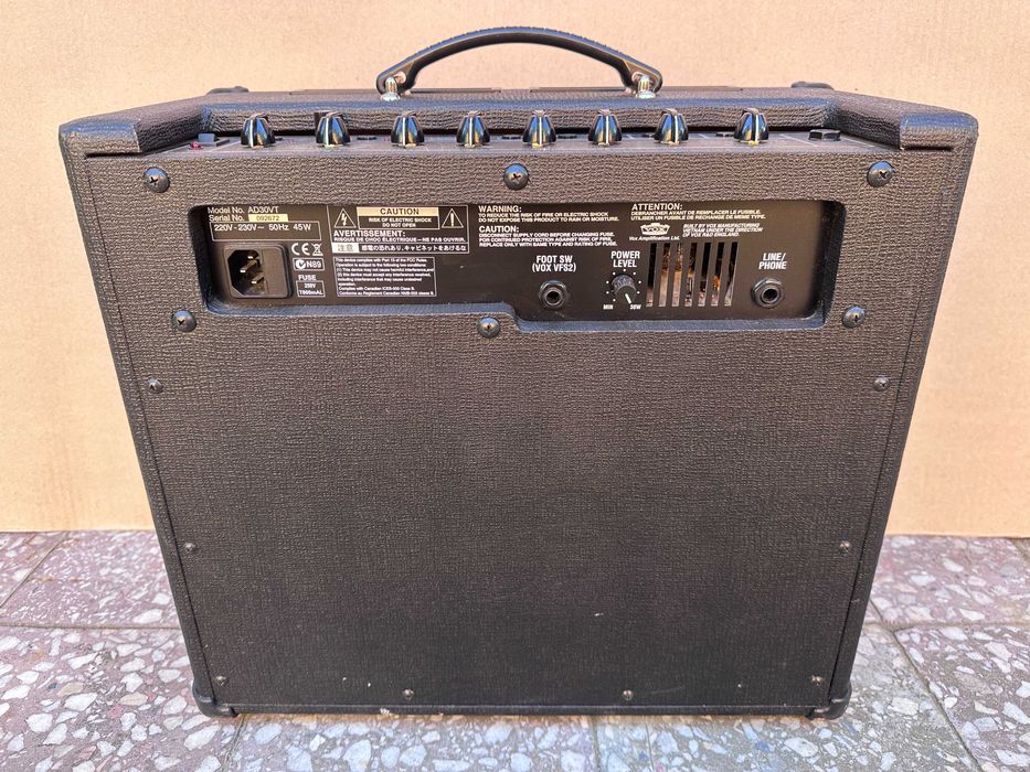 Amplificator cu modelare chitara VOX AD30VT Valvetronix 30W 10"