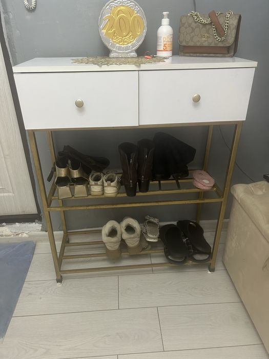 Продам обувница . Консоль