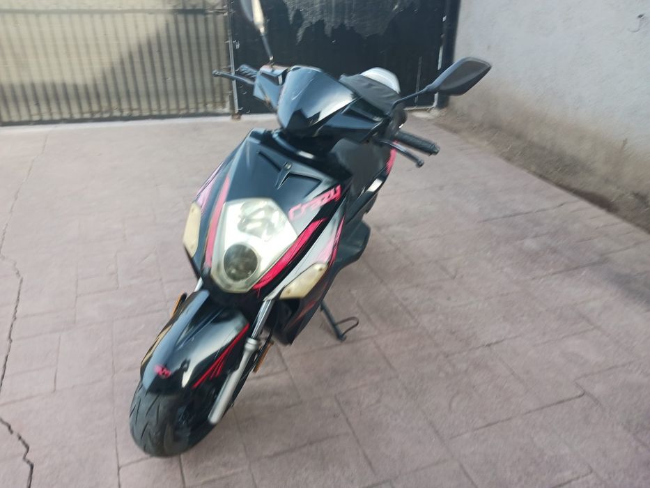 Scuter 2018 cu doar 9000 de km