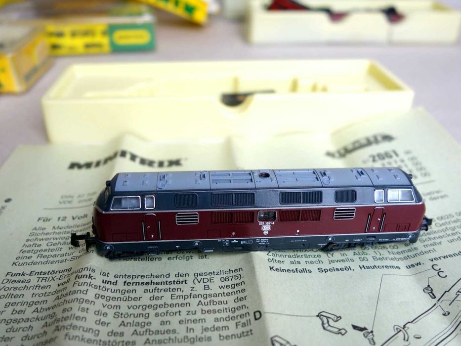 Комплект влакчета и вагони TRIX