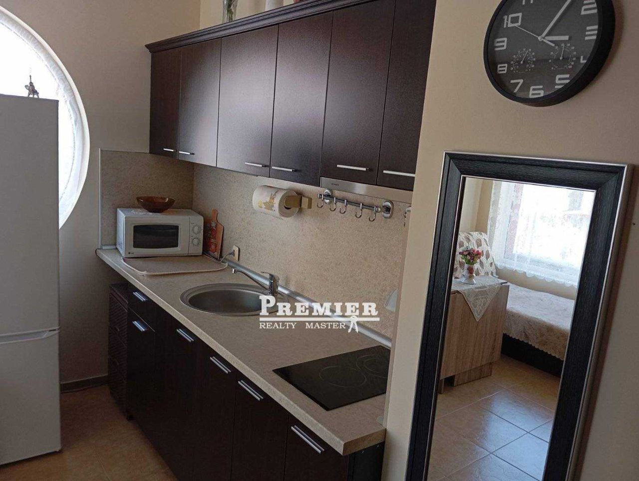 Продава се Двустаен апартамент в к.к. Слънчев бряг - 42 кв.м за 1381 €/кв.м - Снимка #11