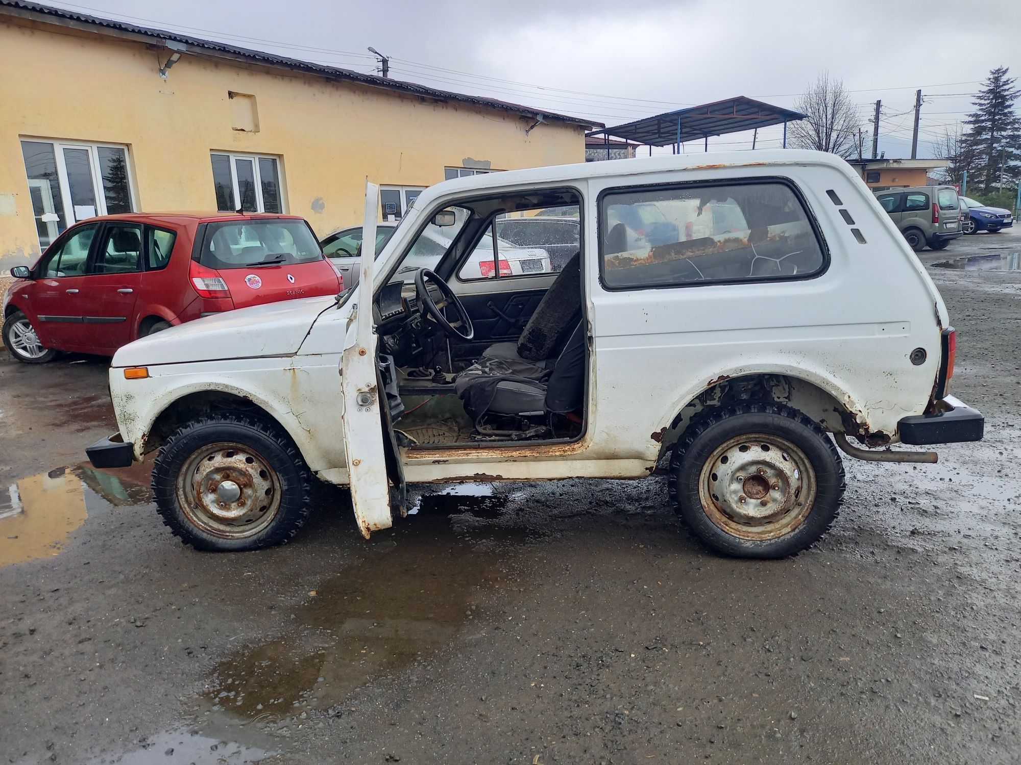 Лада Нива 1.6mi на части !