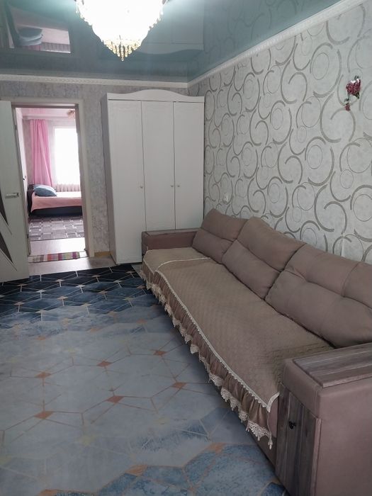 Сдам 2 ком.квартиру по суточно в районе рынка.