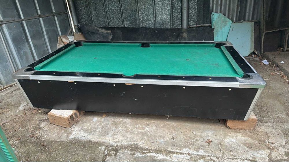Билярдна маса с жетони