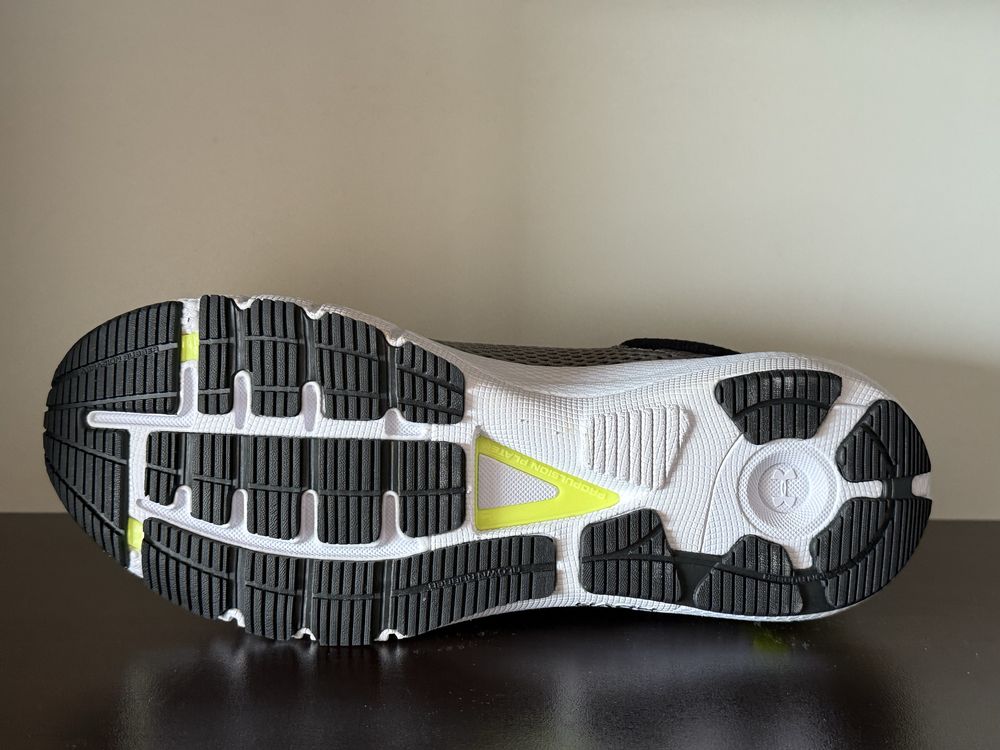 Under Armour HOVR Machina 2 SE 47номер 30.5см Стелка Нови с Кутия
