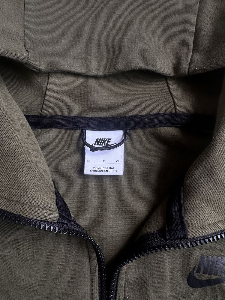 Nike tech fleece green khaki зелен анцунга Оригинален!