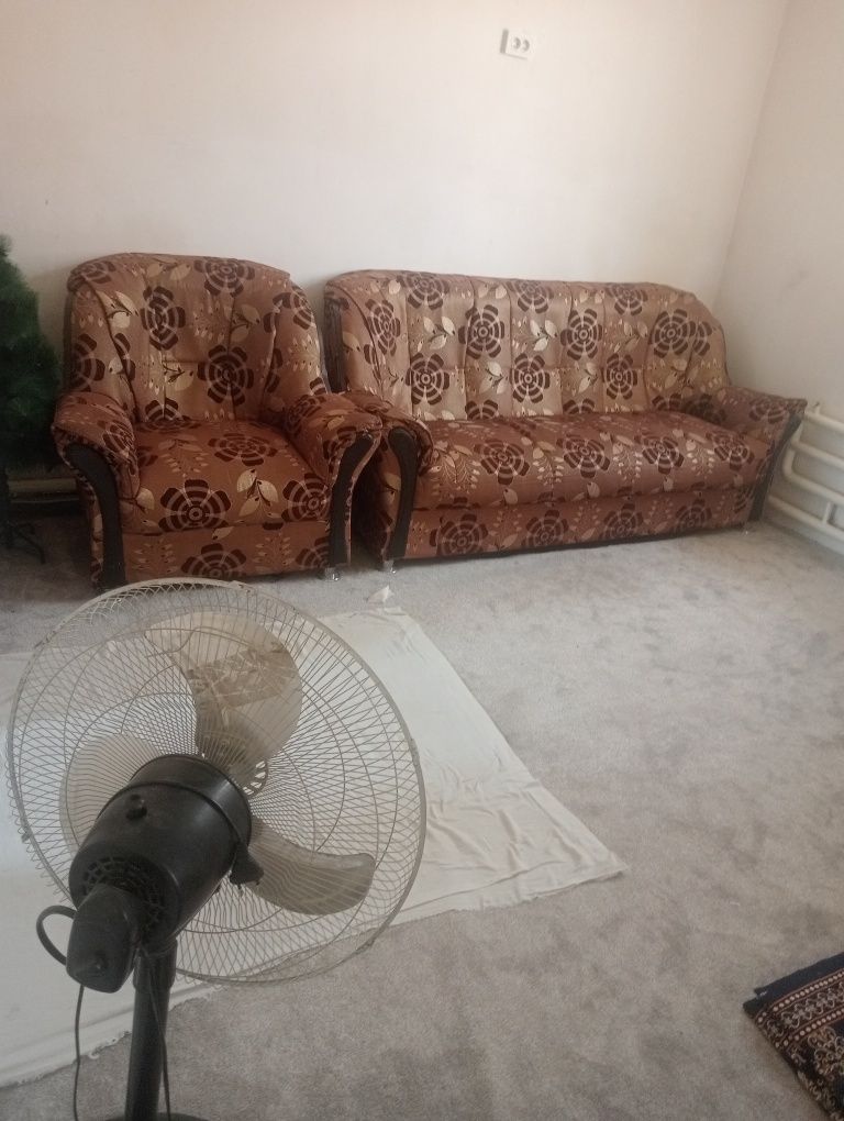 Yumshoq divan mebel holati juda ajoyib umumiy soni 3dona hamyonbop
