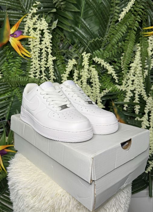 Nike Air Force 1 Low Triple White