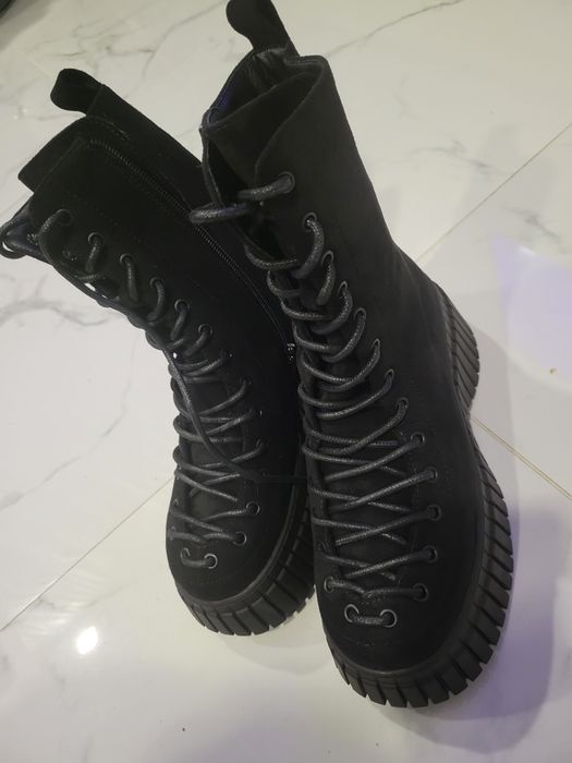 Ghete piele intoarsa