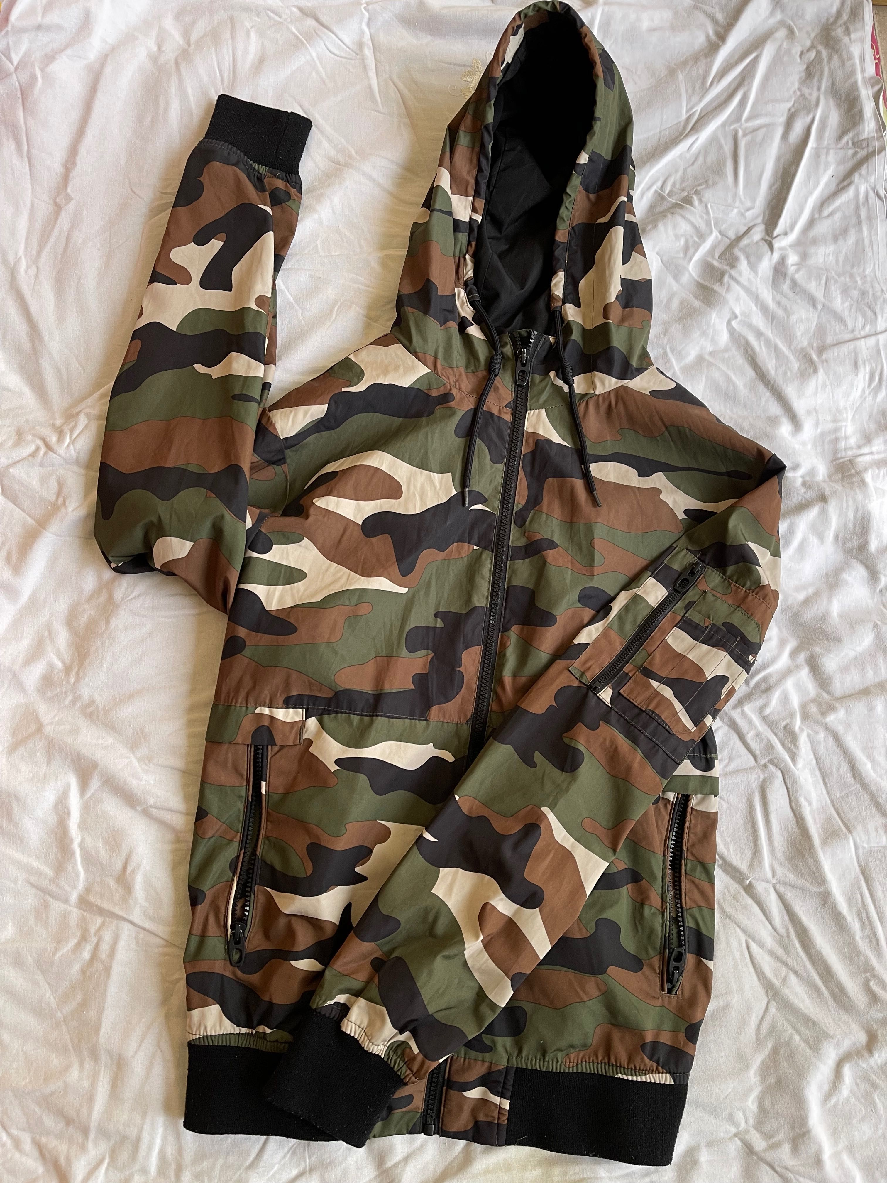 Bershka яке камуфлажно