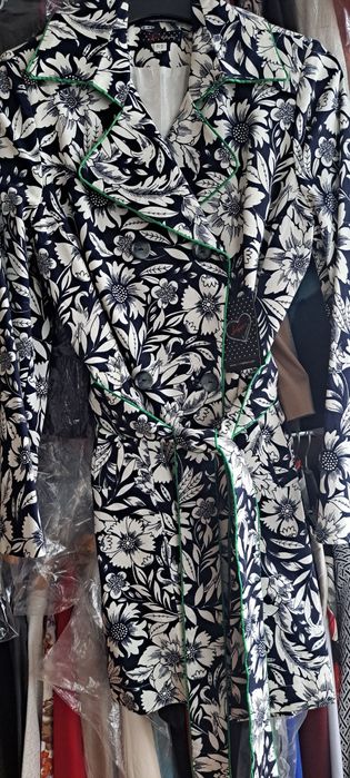 Vând trench color bumbac