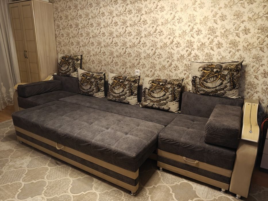 Продаю диван,в отличном состояний.