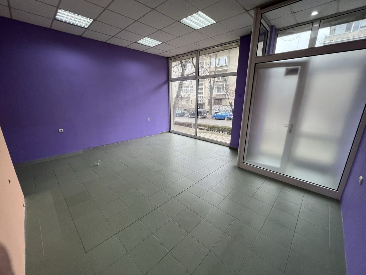 Продава се Магазин в Велико Търново, Център - 130 кв.м за 824 €/кв.м - Снимка #1