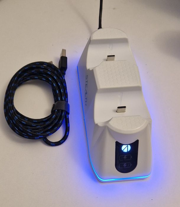 Vând Statie dubla de incarcare pentru controller PS5, Stealth