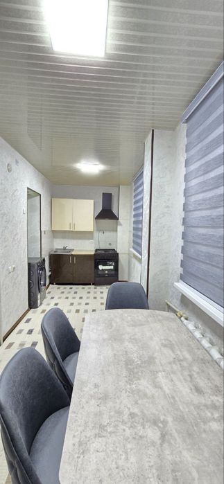 Novza metro gishtli uy sotiladi srochna