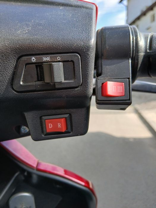 Scuter cărucior electric