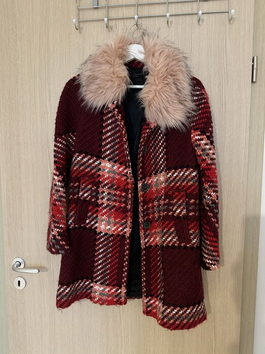 Вълнено палтo Zara като новo