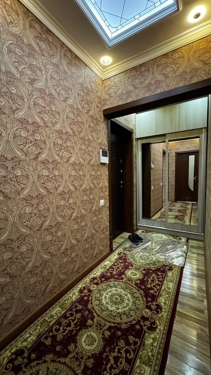 Срочно продается 4х ком квартира, ориентир: улица Садыка Азимова, 1 м²