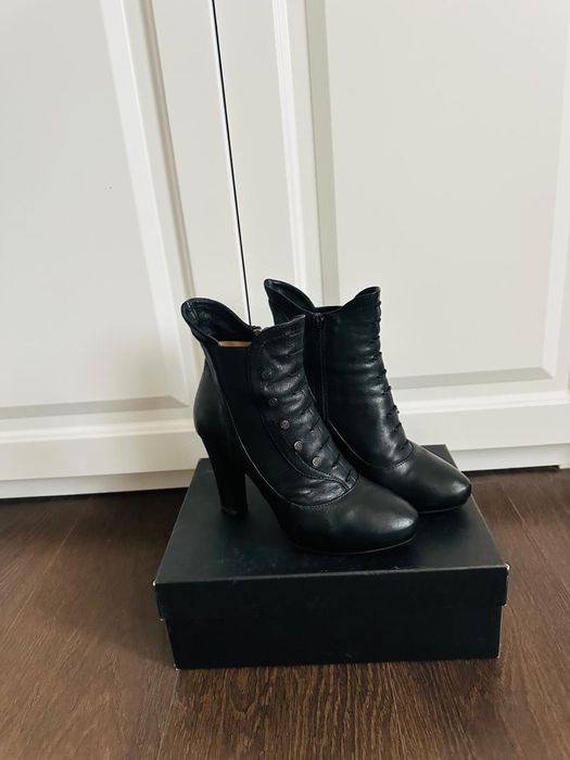 Ghete / botine , din piele Musette , negre , numarul 37