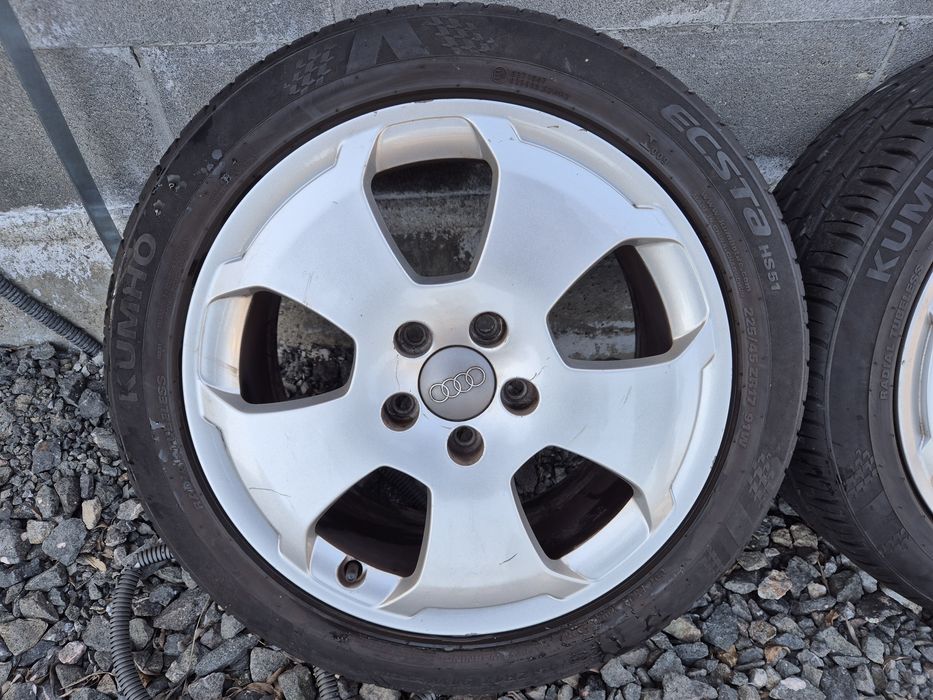 Джанти с летни гуми Kumho 225/45/17 Audi 17 цола