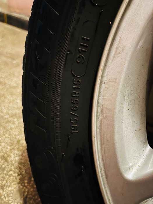 Jante+cauciucuri marca BMW, 195/65/R15 150 euro 4 bucati.