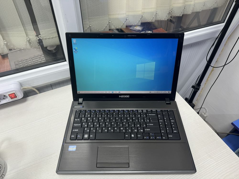 Ноутбук Hasee Intel Core i3 SSD 128 OЗУ 6гб Шустрый