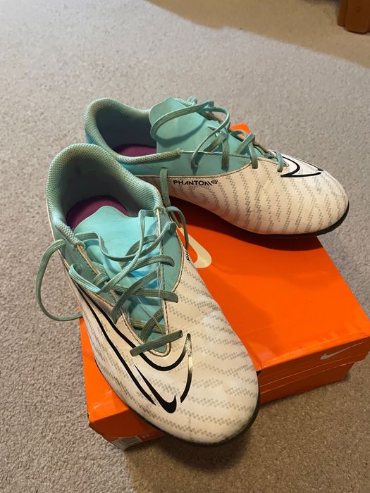 Бутонки Nike phantom