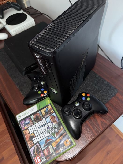 XBOX 360 Slim impecabil