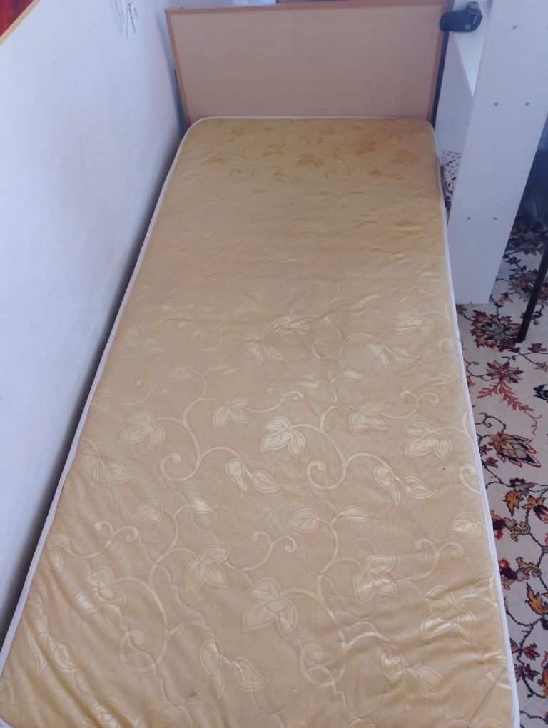 Продаю односпальную кровать