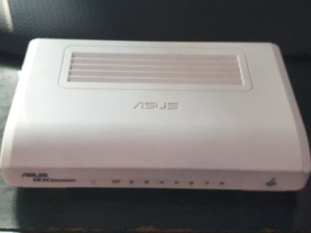 Switch Asus GX-1008B v4