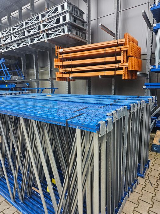 Rafturi metalice industriale pentru hale/depozite