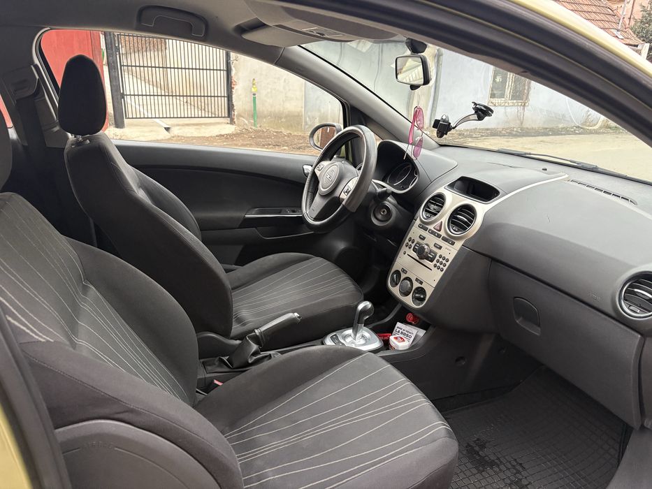 Opel Corsa 1.2 Automat, benzina – 2007, în stare bună
