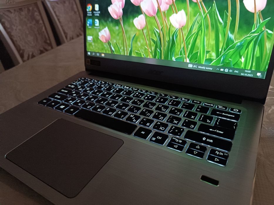Ноутбук Acer Swift 3 в отличном состоянии.
