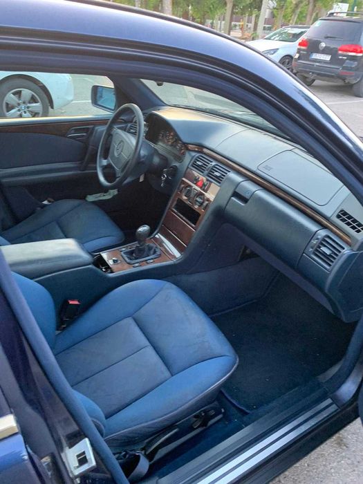 Mercedes Benz E230 Elegance Posibilitate Rate cu Buletinu fara avans