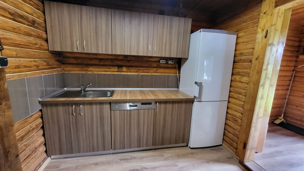 Închiriez cabana cu i ciubăr inclus in preț!!!Revelion Rezervat!