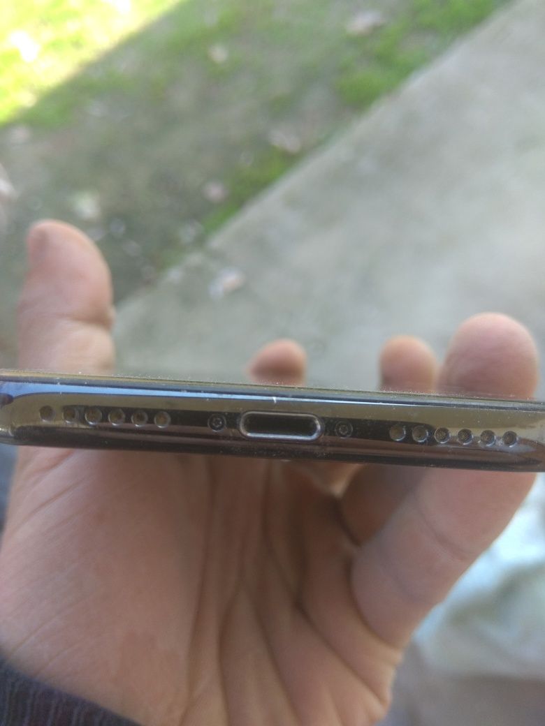iPhone X rangi qora xotirasi 256gb Fisid iwlaydi