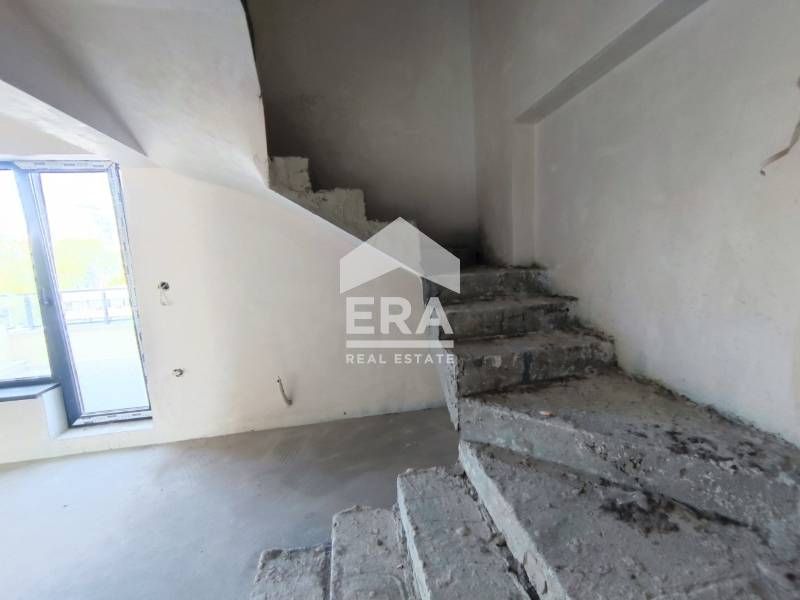 Просторени светъл  мезонет в един от най-предпочитаните квартали на гр