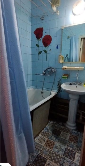 Срочно Чиланзар 23 квартал Ширин Продается 2/3/5 кирпич 52кв.м