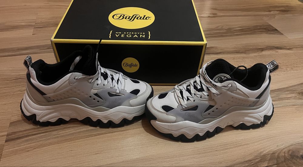 Сникърси Buffalo