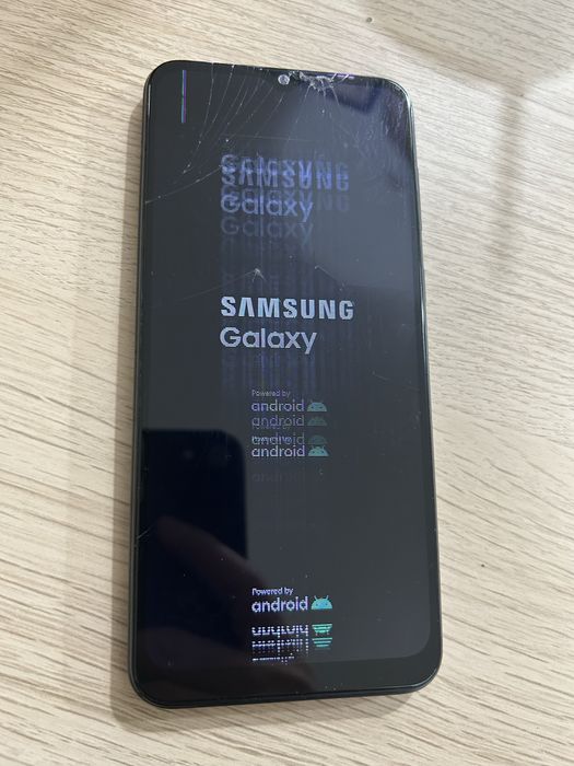 Samsung Galaxy A01 Core 16 гб (требуется замена экрана)
