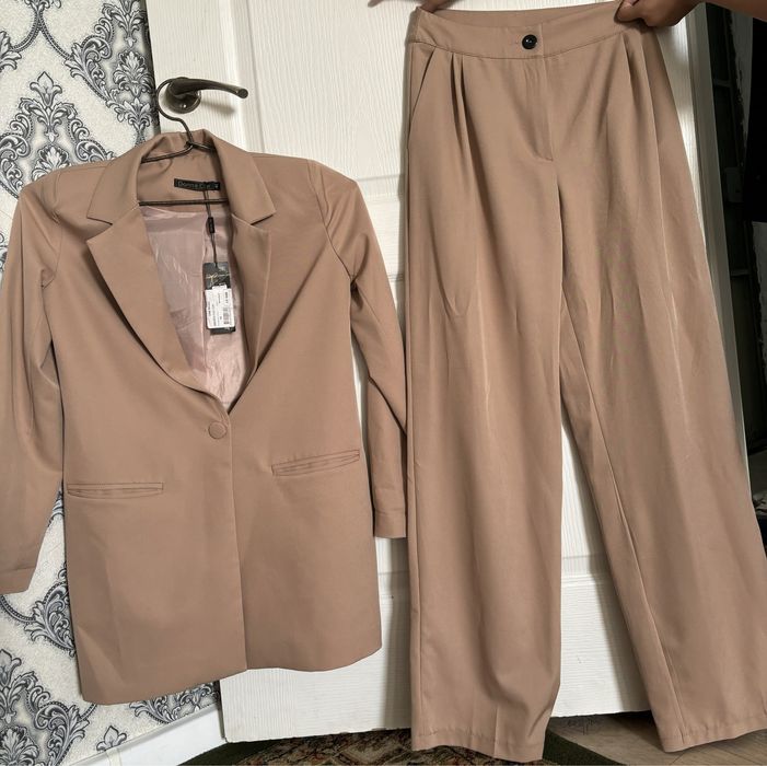 Двойка костюм бежевый