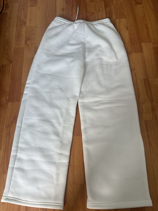 Pantaloni evazati albi