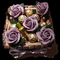 Букет от сапунени рози с бонбони мерси и фереро роже 60 лв.