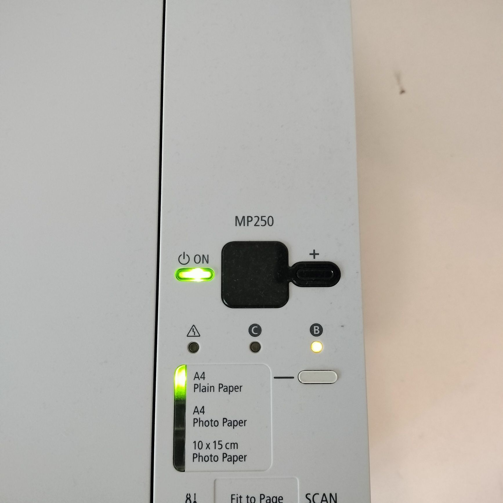 Vând imprimantă multifuncțională CANON MP 250
