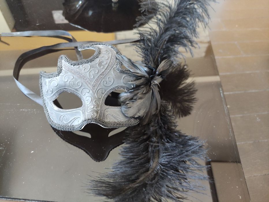 Карнавална венецианска маска