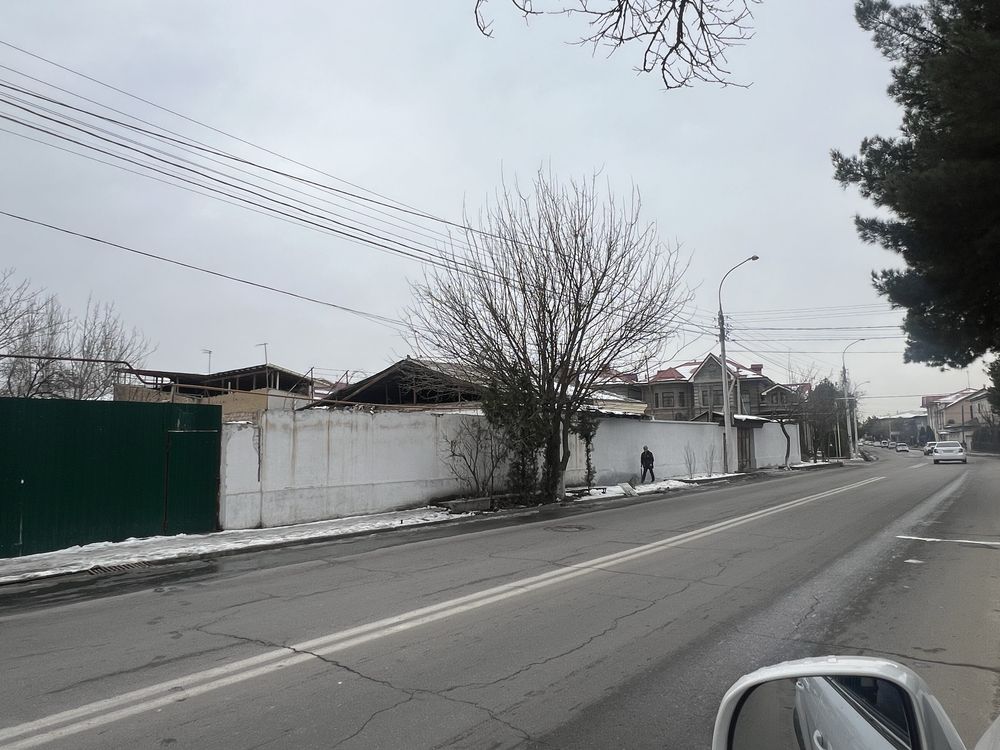 Продаётся дом Шайхонтохур р-н, ул. Ипакчи 8 соток в доль дороги